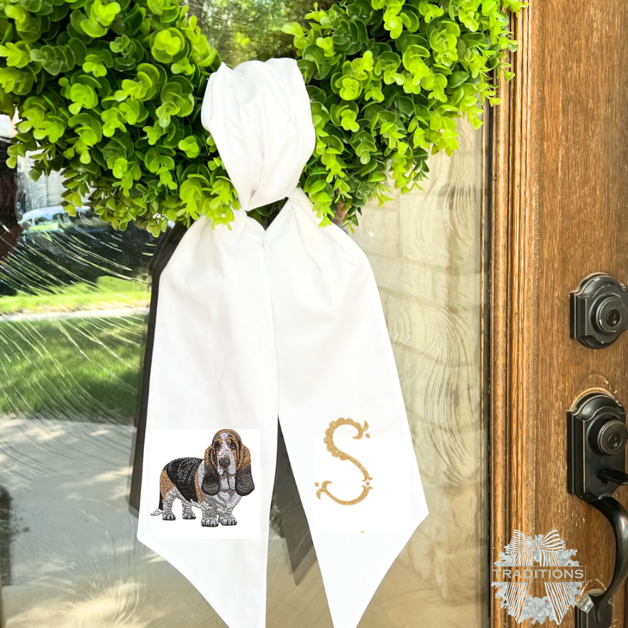 Personalized Basset Hound Wreath Sash – Custom Dog Door Decor with Monogram Initial – Embroidered Pet Lover Gift
