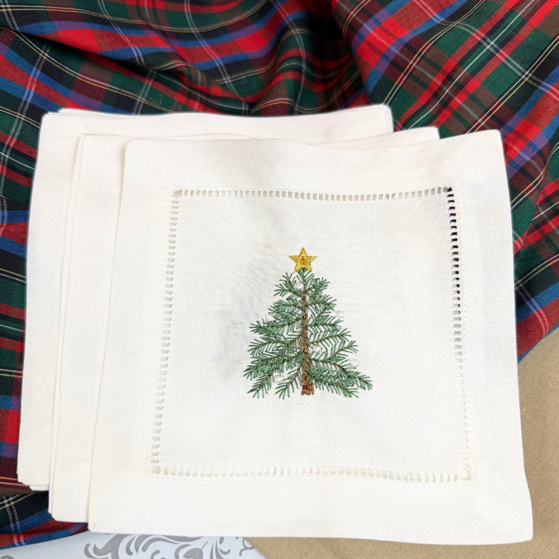 Vintage Christmas Tree Embroidered Cocktail Napkins – Set of 6