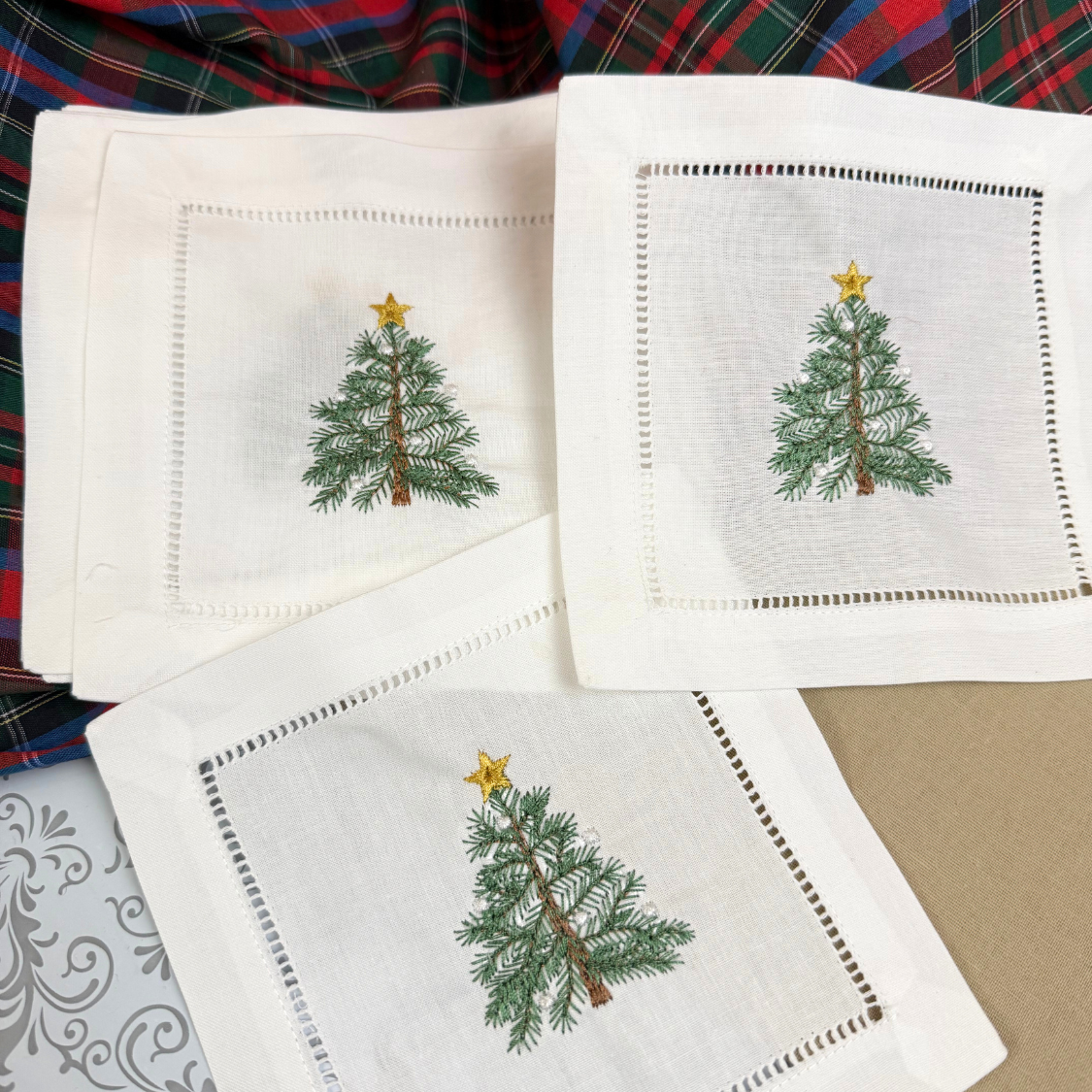 Vintage Christmas Tree Embroidered Cocktail Napkins – Set of 6